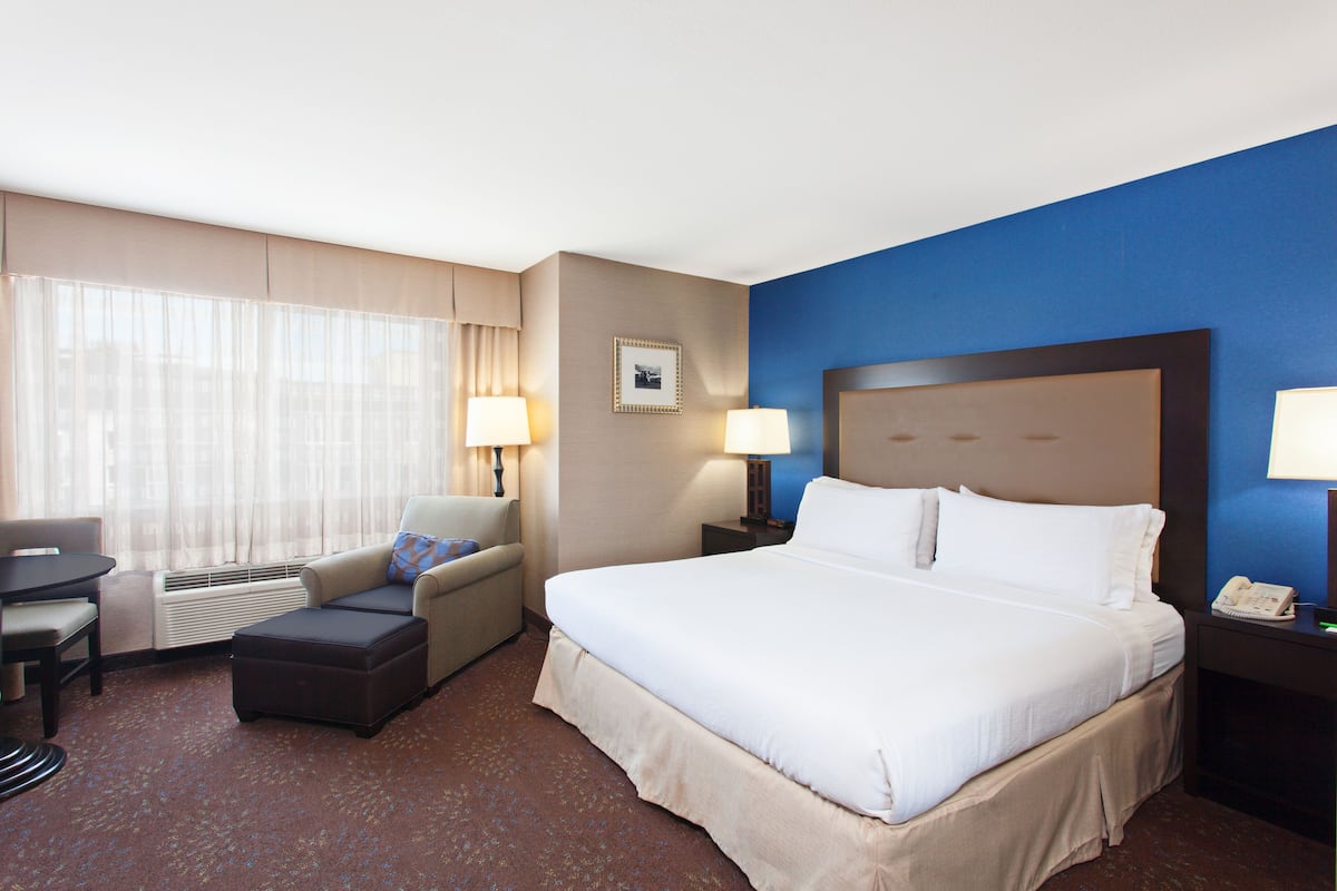 Standard Room, 1 King Bed