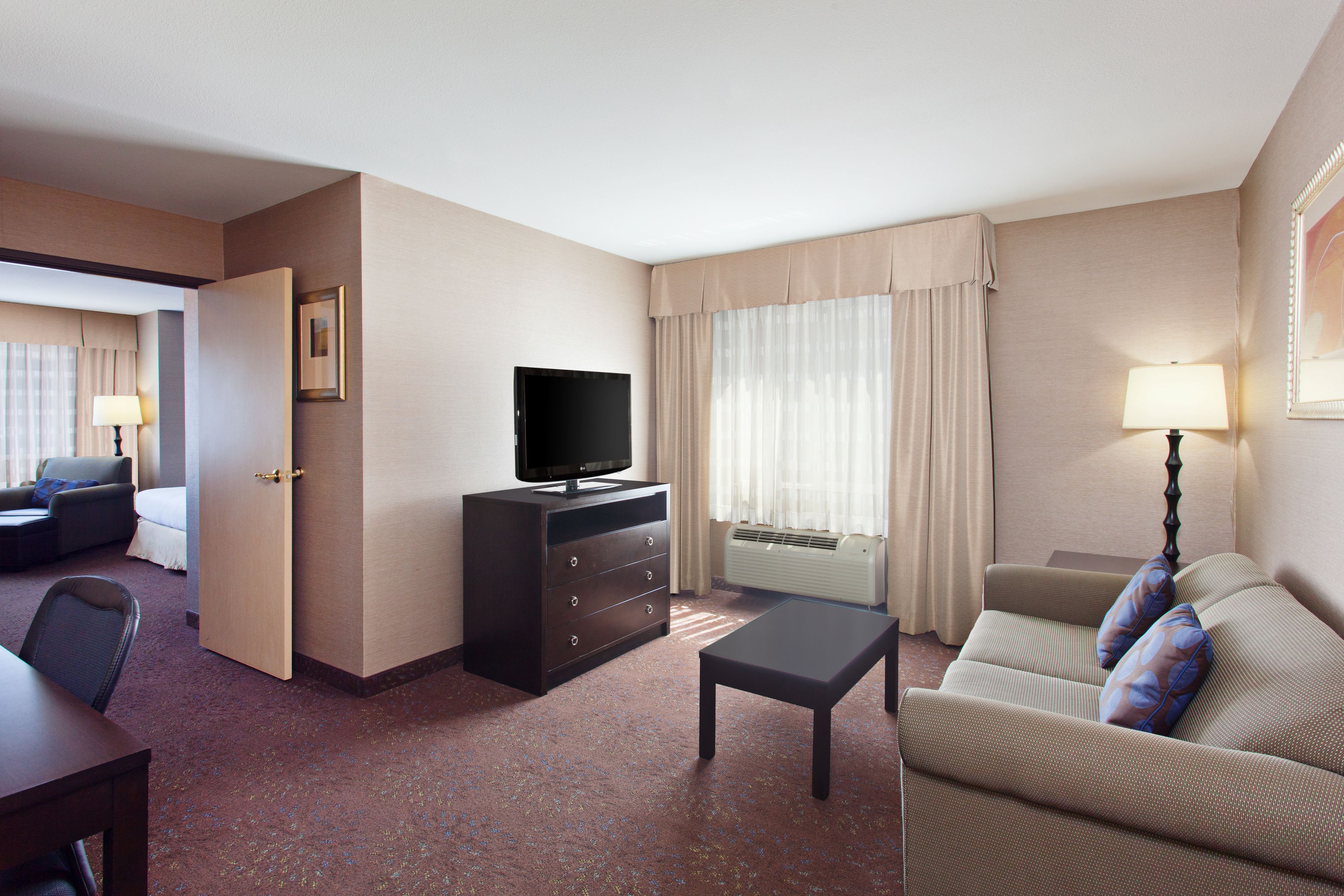 suite, 1 bedroom | 1 bedroom, in-room safe, desk, iron/ironing board