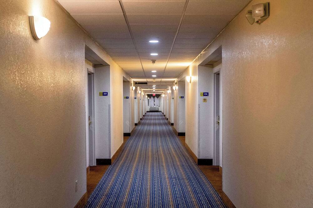 Days Inn & Suites by Wyndham Houston North/Aldine