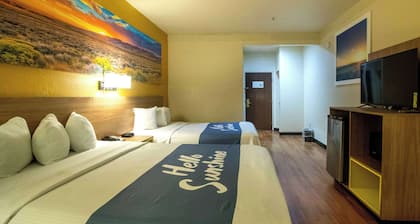 Days Inn & Suites by Wyndham Houston North/Aldine