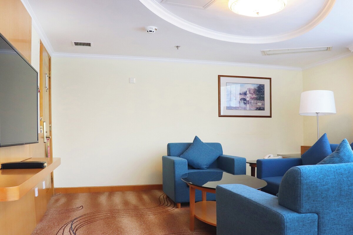 Suite, 1 Bedroom | Premium bedding, down comforters, minibar, in-room safe