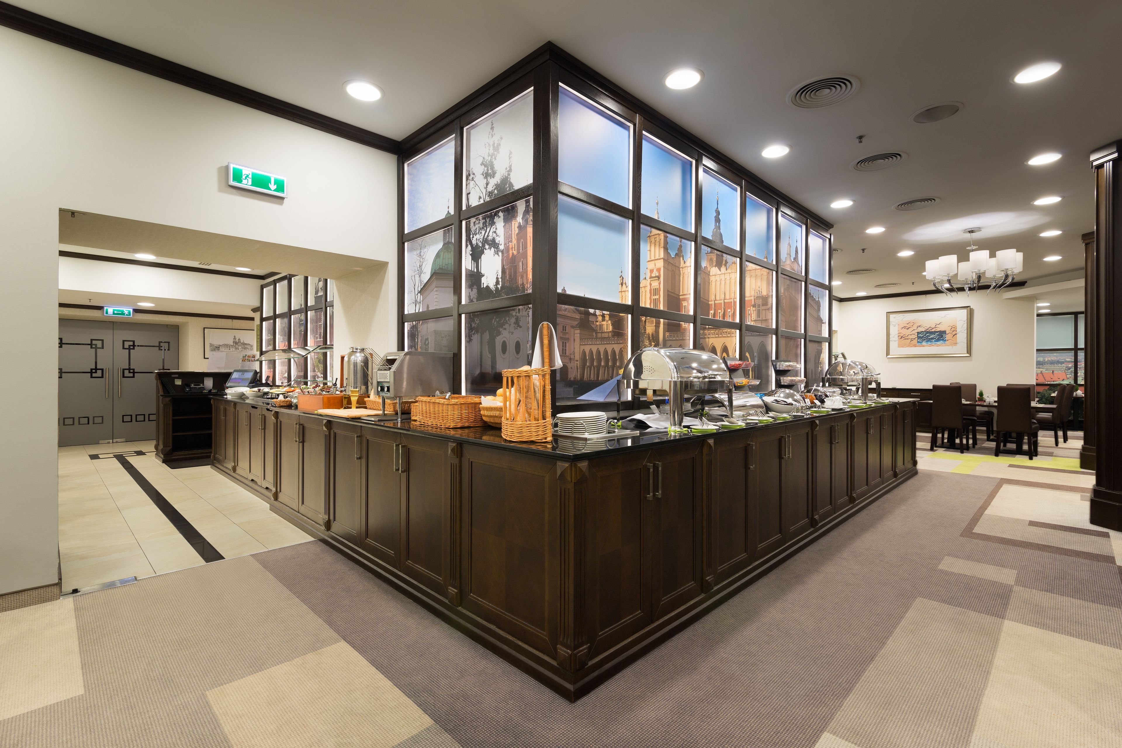 daily buffet breakfast (pln 100 per person)