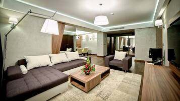 Suite, 1 Bedroom (Dining)