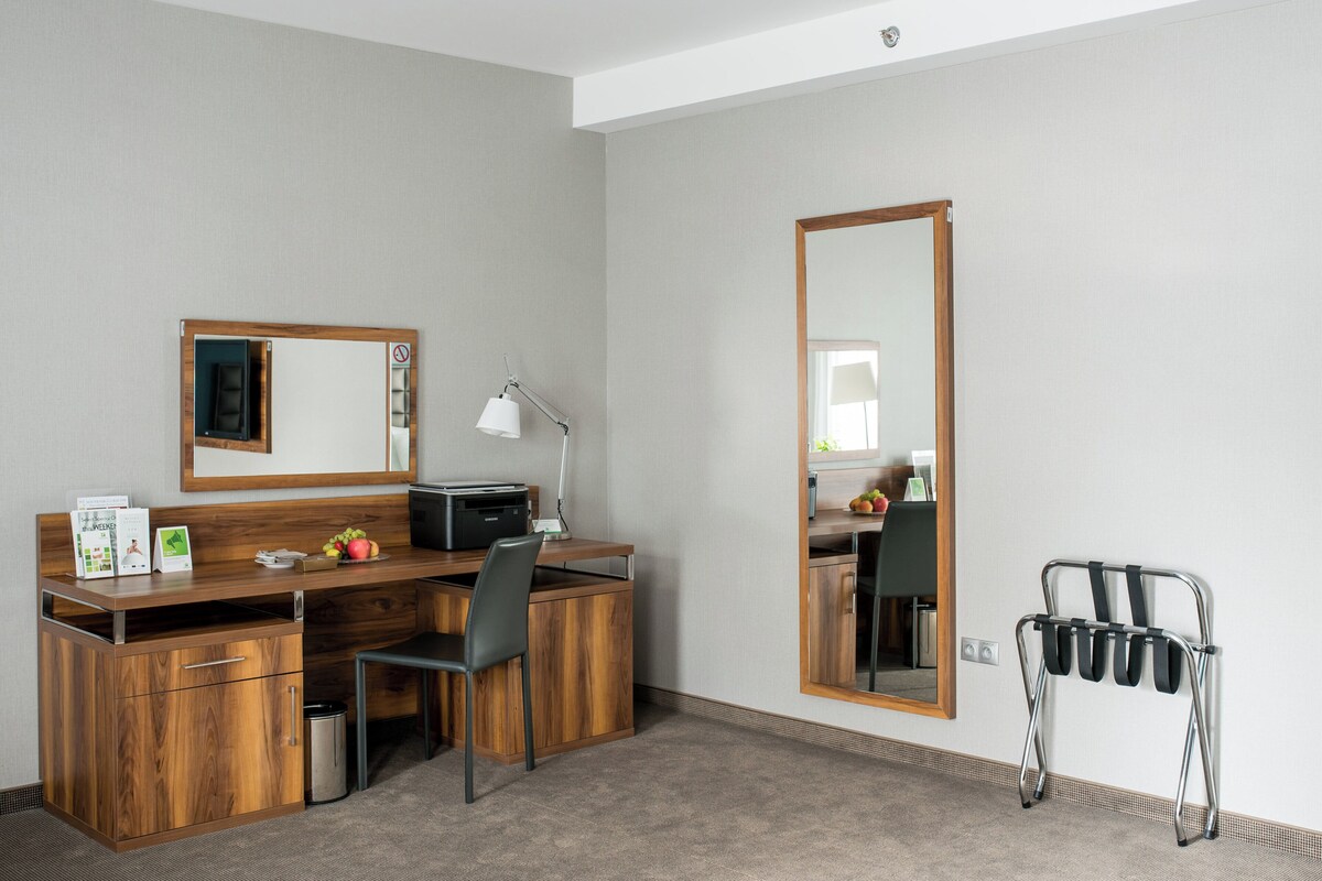 Suite, 1 kingsize-seng | Romfasilitet