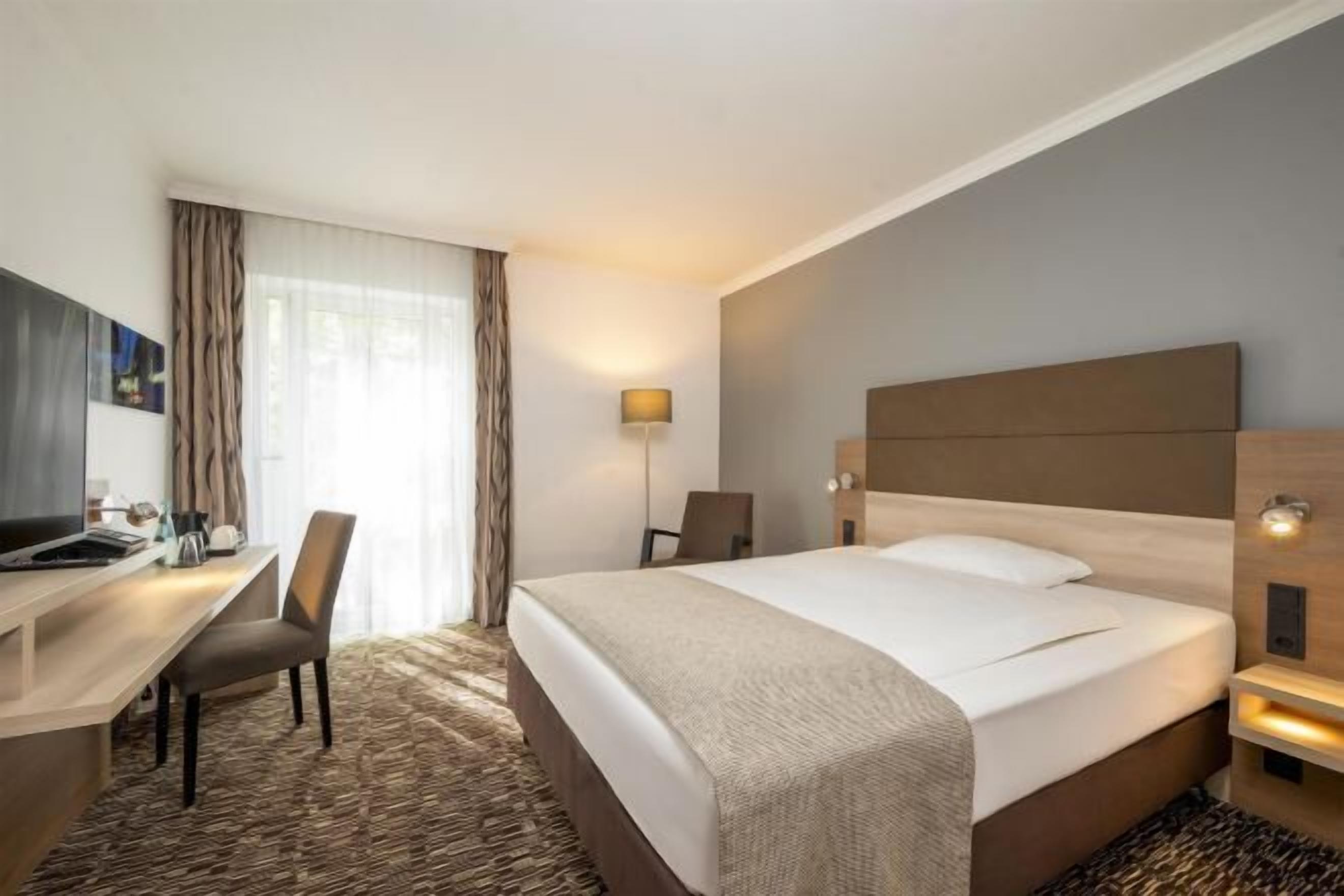 Premium bedding, in-room safe, desk, soundproofing