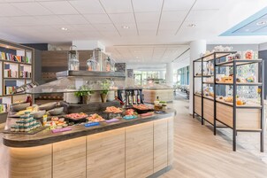 Daily buffet breakfast for a fee