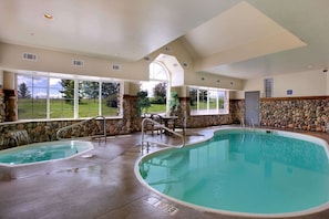 Piscine intérieure
