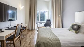 In-room safe, desk, iron/ironing board, free WiFi