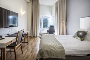 In-room safe, desk, iron/ironing board, free WiFi