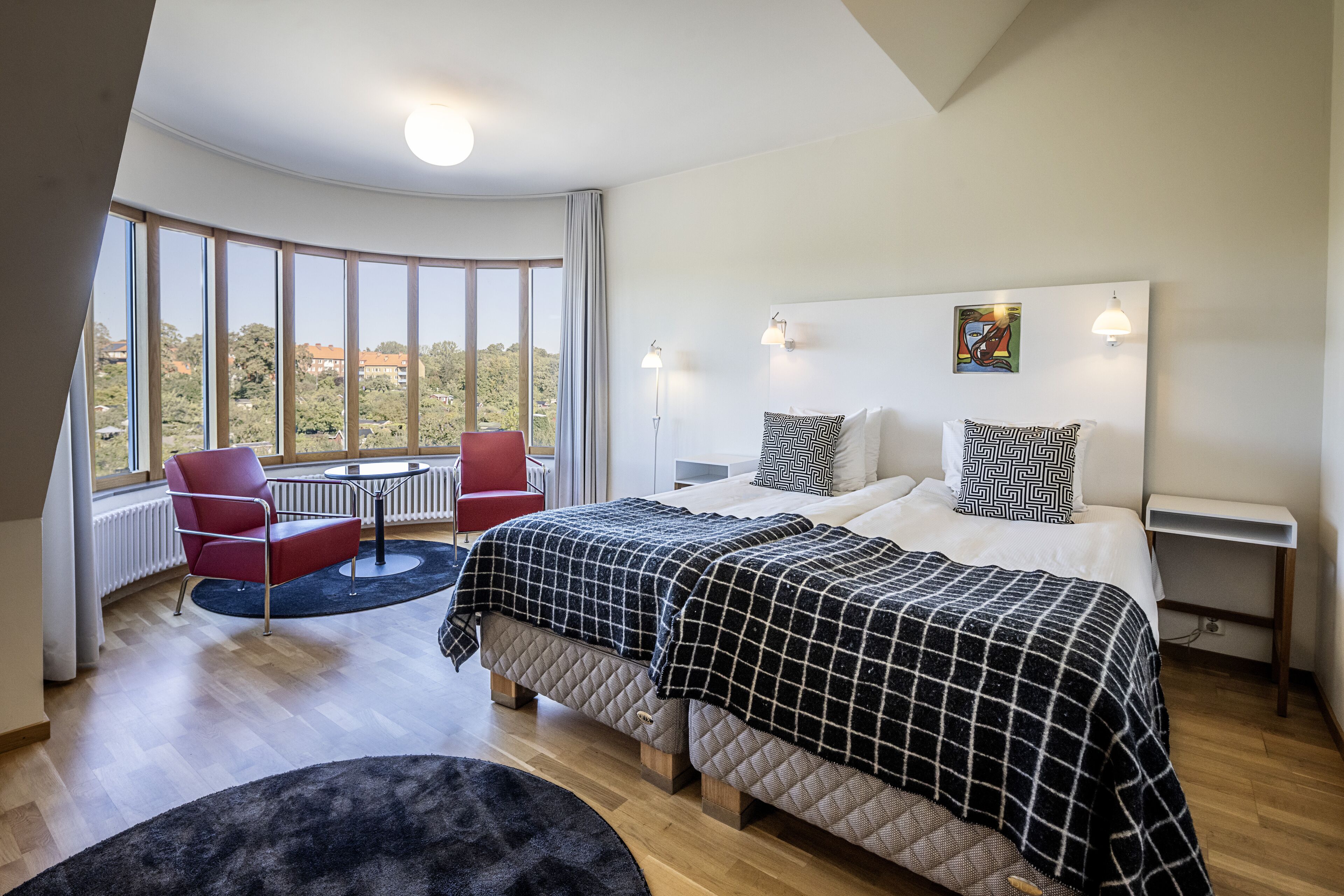 Executive Double Room | In-room safe, desk, iron/ironing board, free WiFi