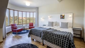 Executive Double Room | In-room safe, desk, iron/ironing board, free WiFi