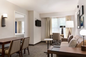 Televisor de pantalla plana de 32 polzades amb canals per cable