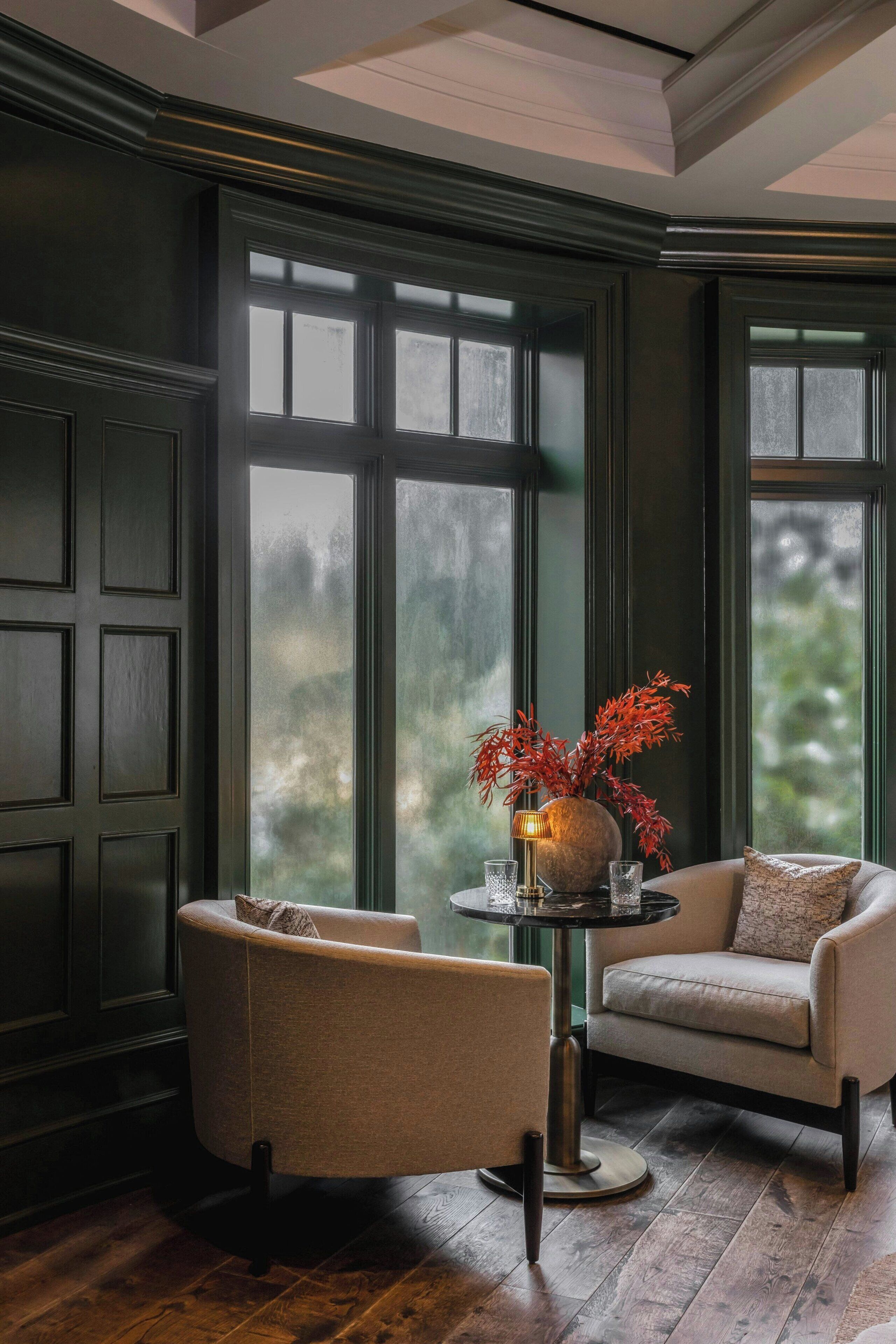 5 restaurants, breakfast, lunch, dinner served; american cuisine