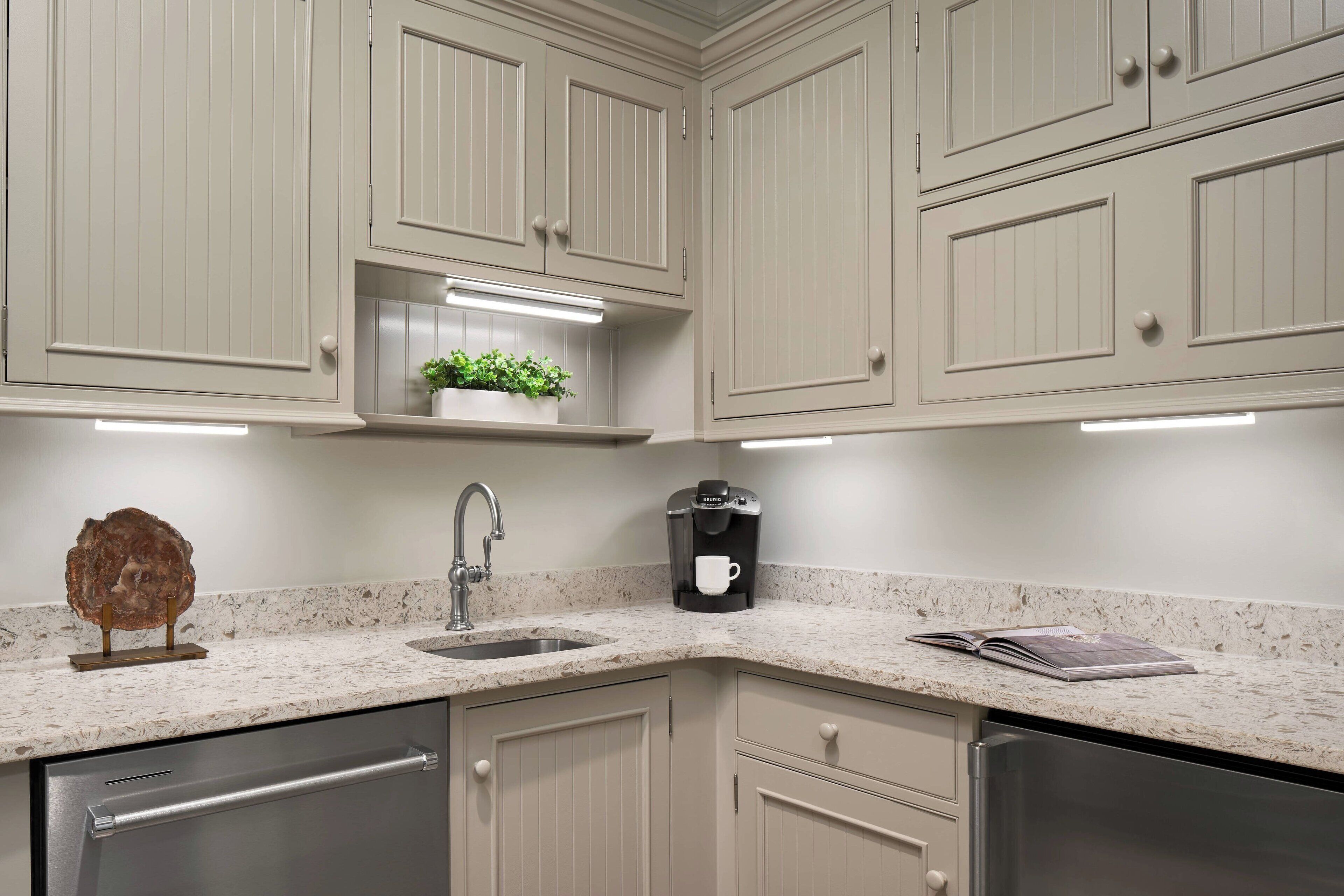 cottage, 2 bedrooms, balcony, lake view | private kitchen | espresso maker, high chair