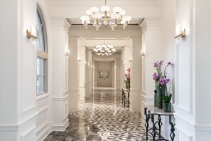 Couples treatment rooms, sauna, hot tub, steam room, body treatments