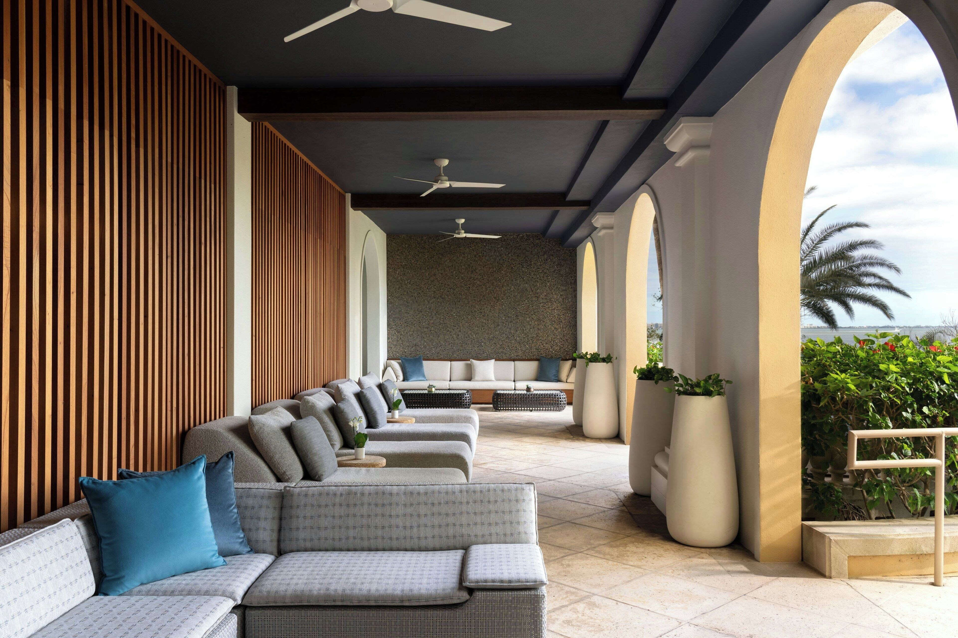 5 restaurants, breakfast, lunch, dinner served; american cuisine