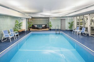 Una piscina techada