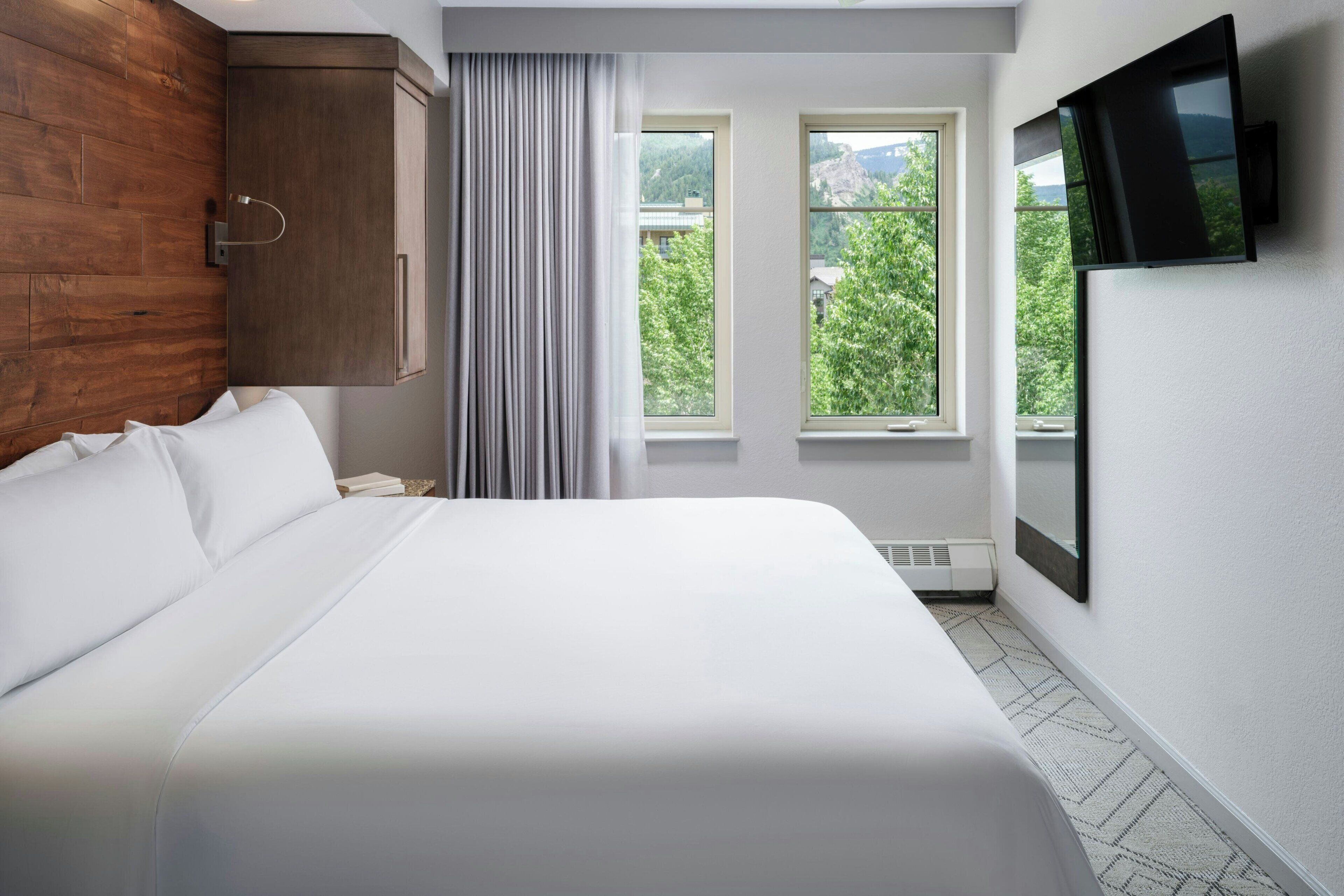 Premium bedding, in-room safe, iron/ironing board, free cots/infant beds