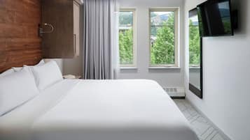 Premium bedding, in-room safe, iron/ironing board, free cots/infant beds