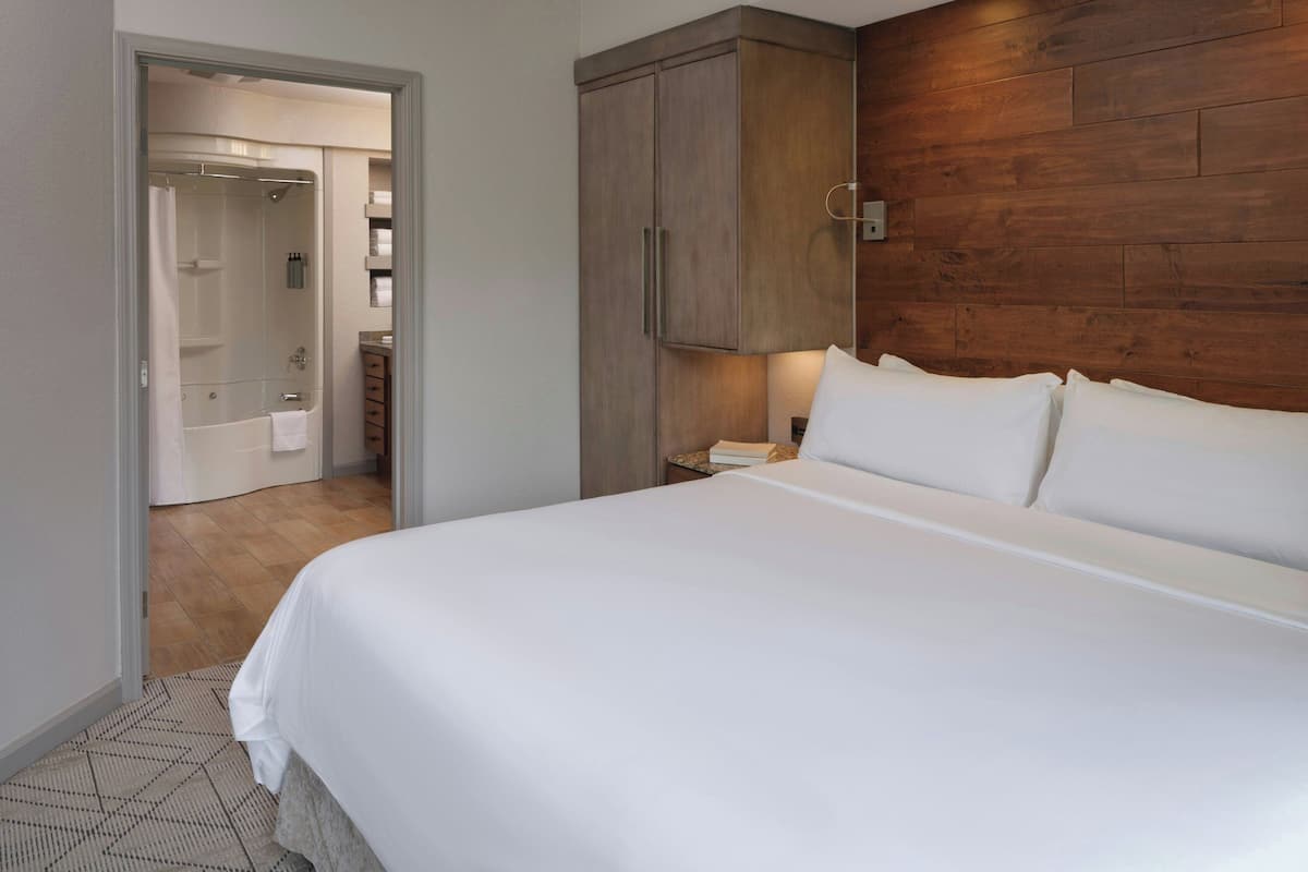 Roupas de cama premium, cofres nos quartos
