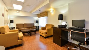 Living room - Sleep Inn & Suites Riverfront (Ellenton)