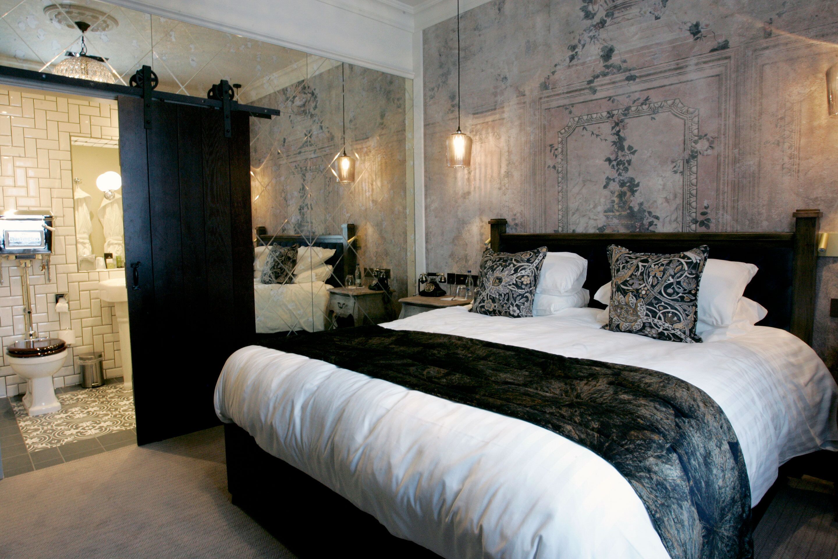 in-room safe, iron/ironing board, free wifi, bed sheets