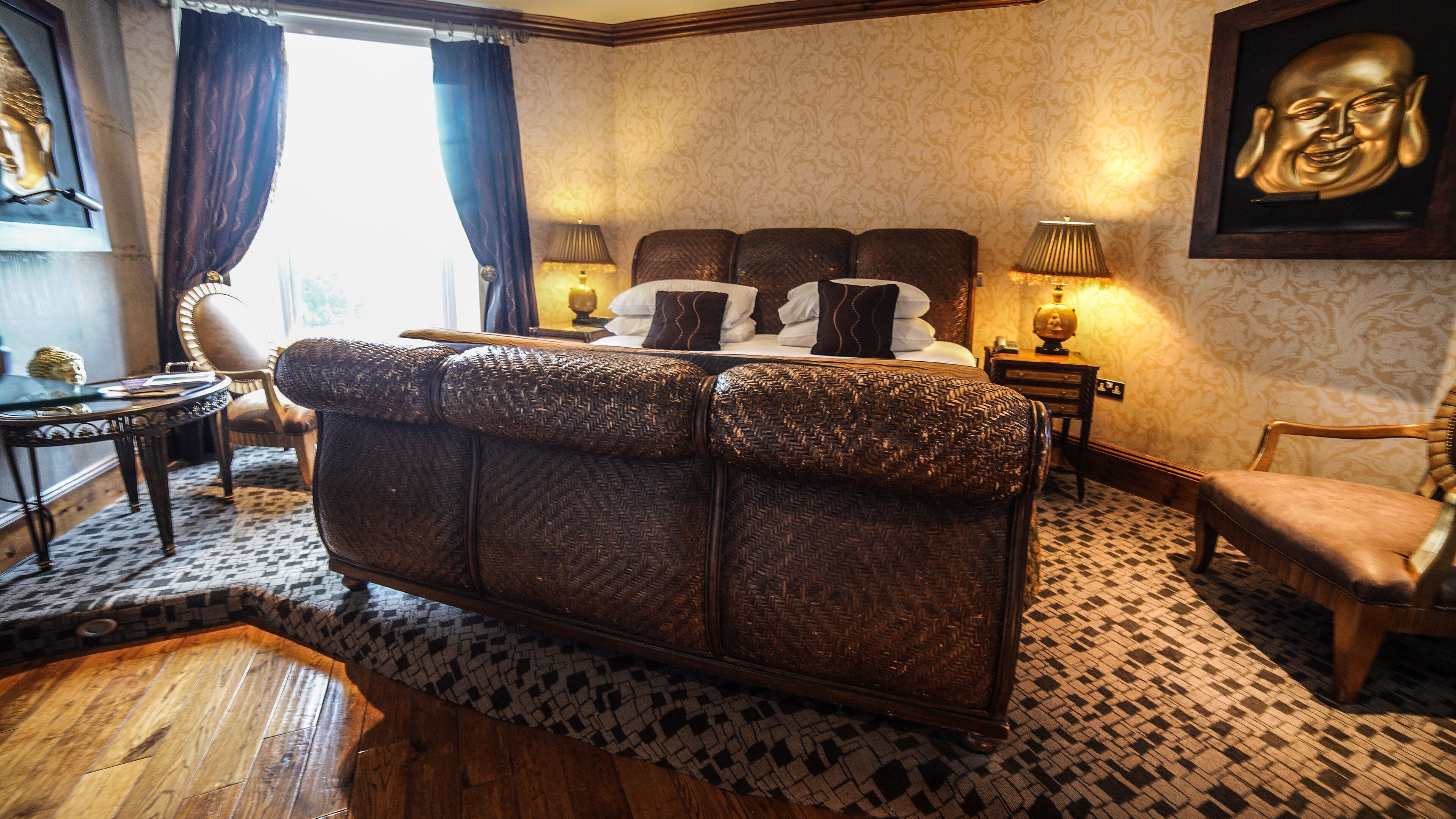 in-room safe, iron/ironing board, free wifi, bed sheets