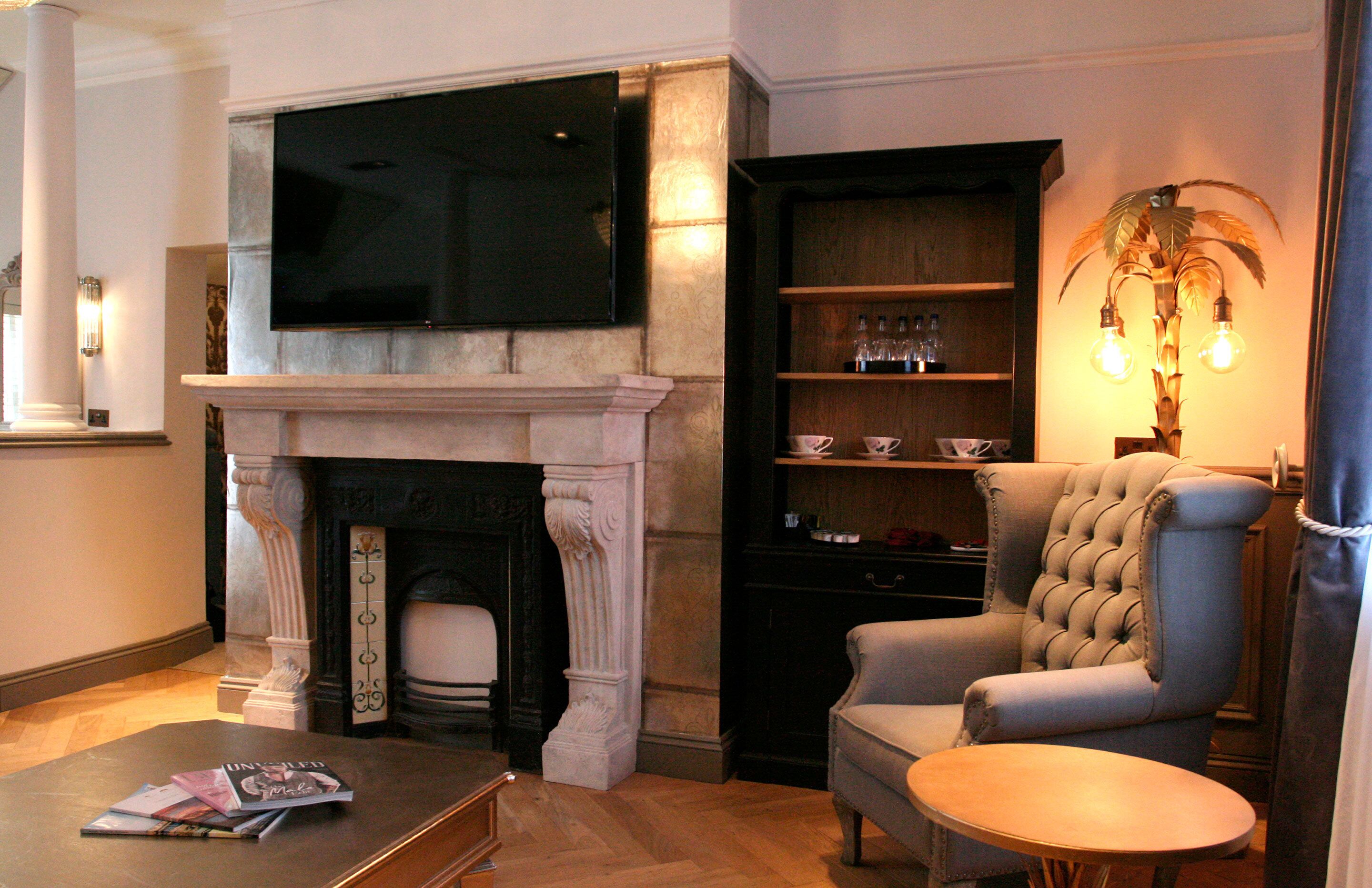 in-room safe, iron/ironing board, free wifi, bed sheets