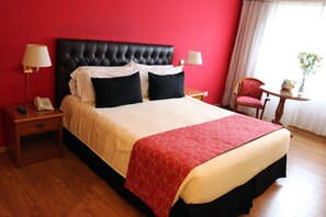 Rom – standard, 1 queensize-seng | Sengetøy av topp kvalitet, dundyner og senger med overmadrass