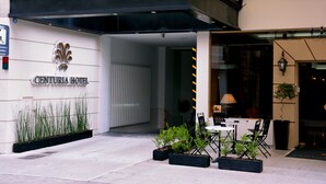Self parking - Centuria Hotel Buenos Aires (Buenos Aires)