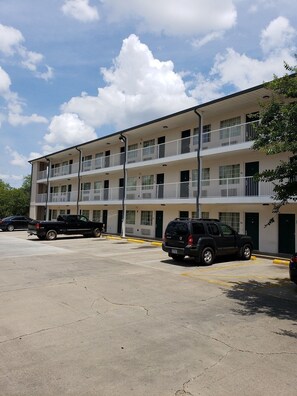 Exterior - InTown Suites Extended Stay Hattiesburg (Hattiesburg)