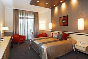 Minibar, caja de seguridad en la habitación y sistema de insonorización 