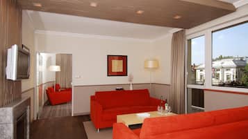 Ambassador Suite | 1 dormitorio, minibar, caja fuerte y sistema de insonorización