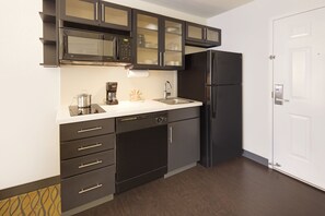 1 bedroom, in-room safe, desk, iron/ironing board