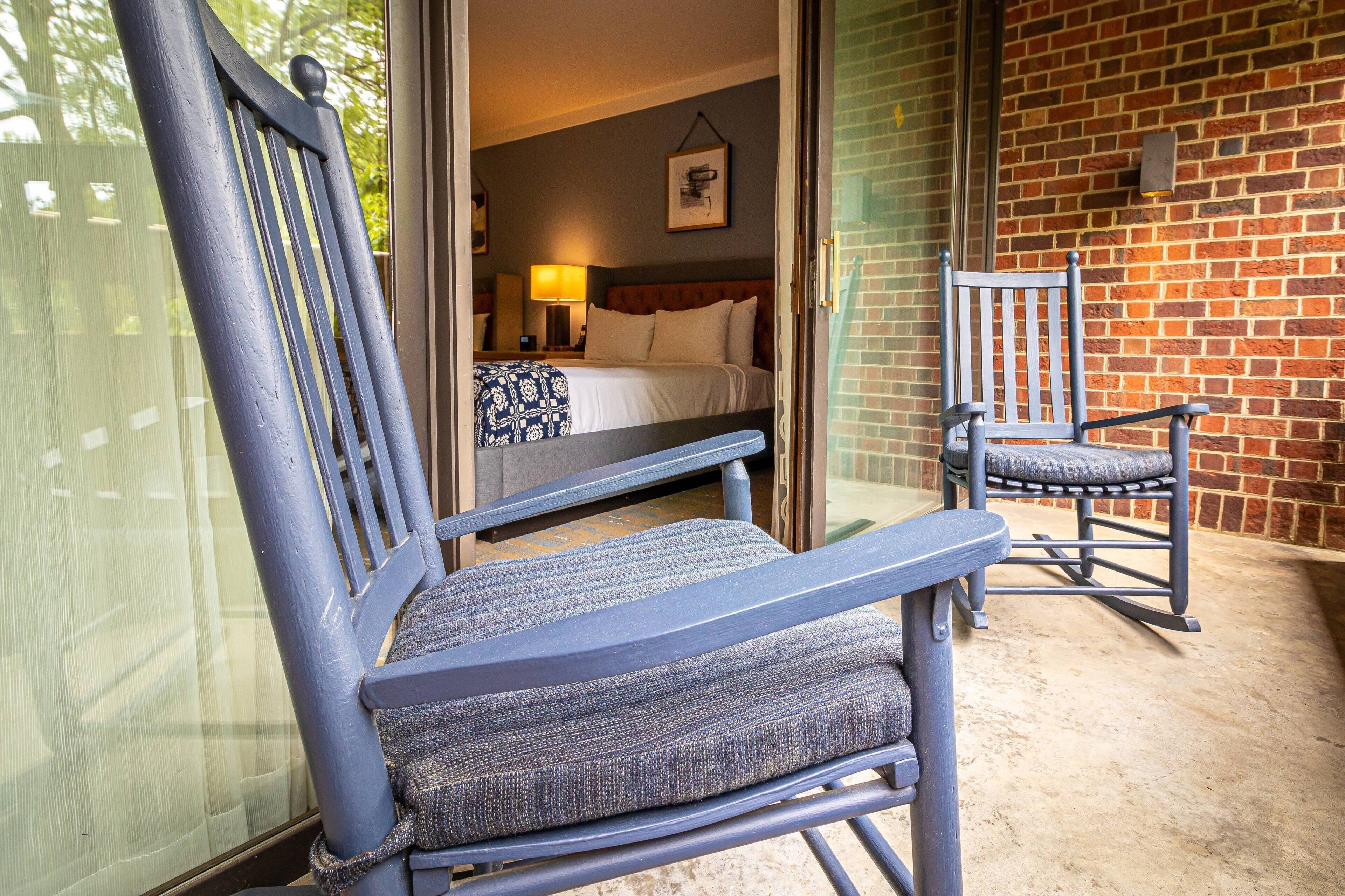 premium bedding, in-room safe, desk, laptop workspace