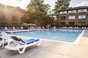 Outdoor pool, open 10:00 AM to 10:00 PM, sun loungers