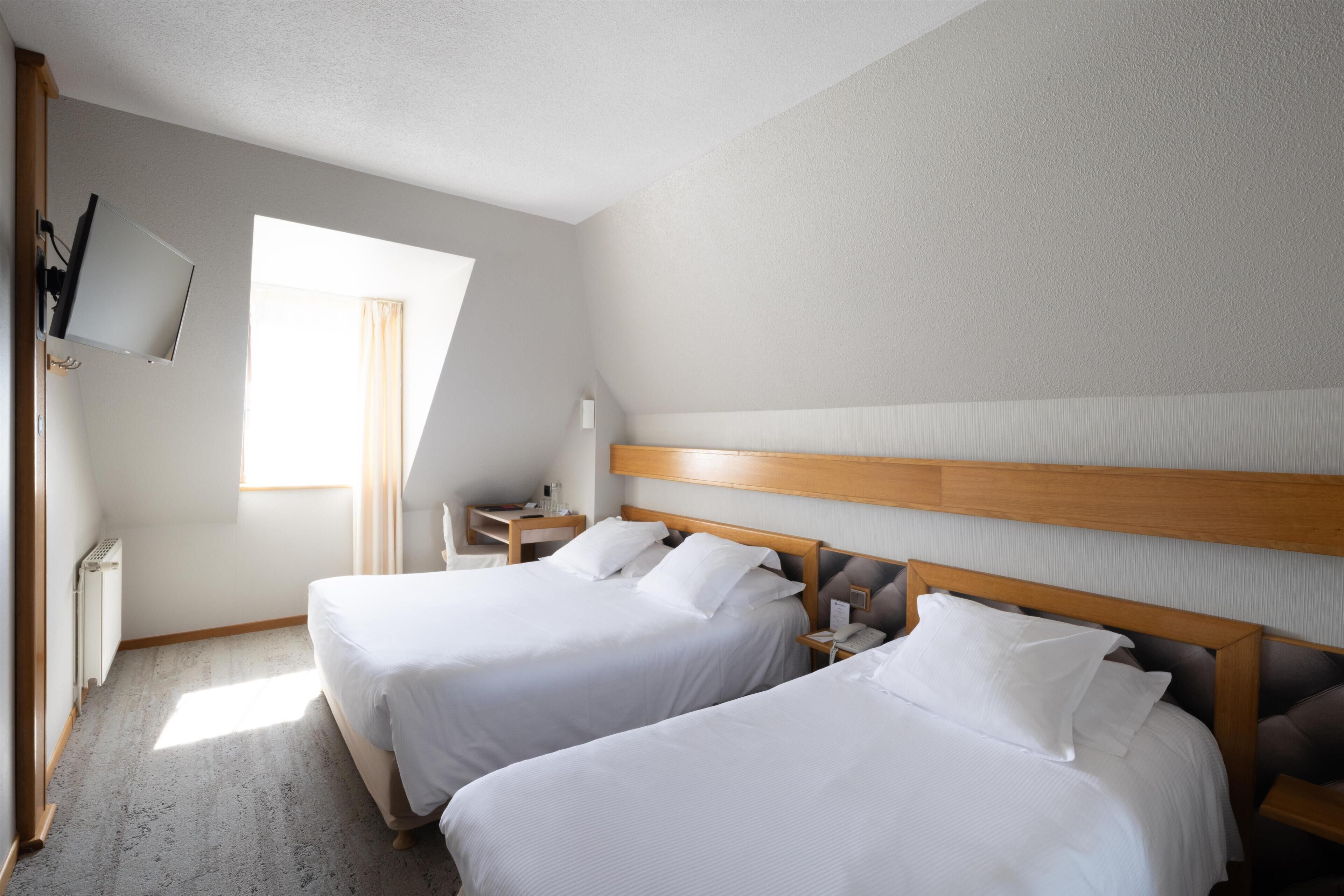 Comfort Room, Multiple Beds, Non Smoking