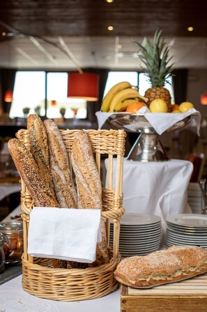 Daily buffet breakfast (EUR 15 per person)
