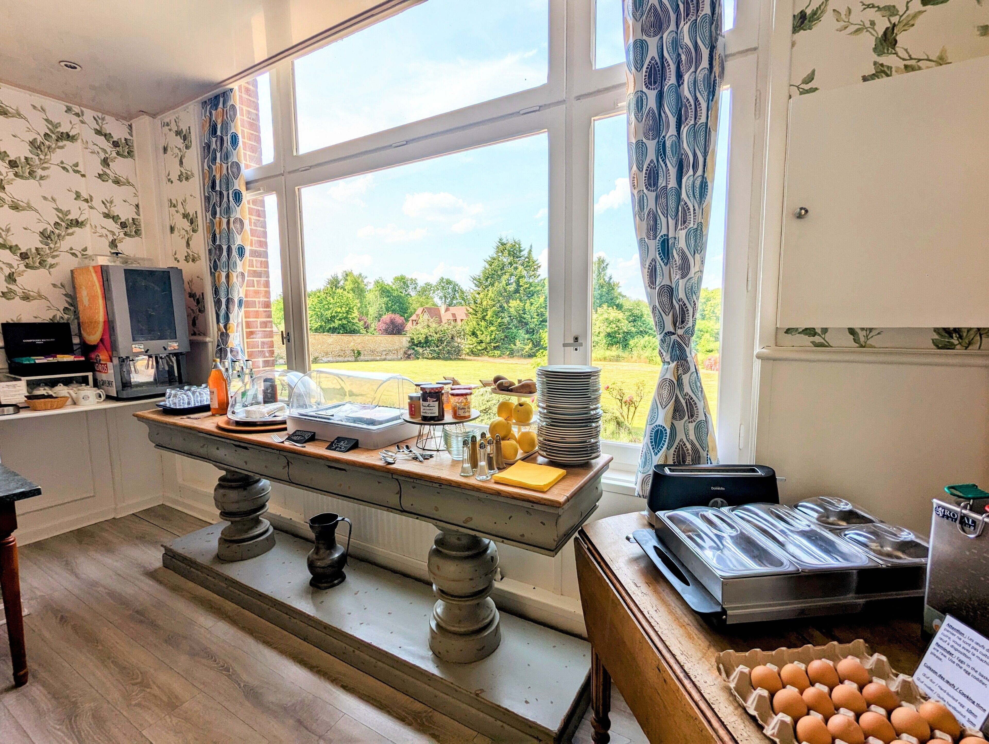 daily buffet breakfast (eur 14 per person)