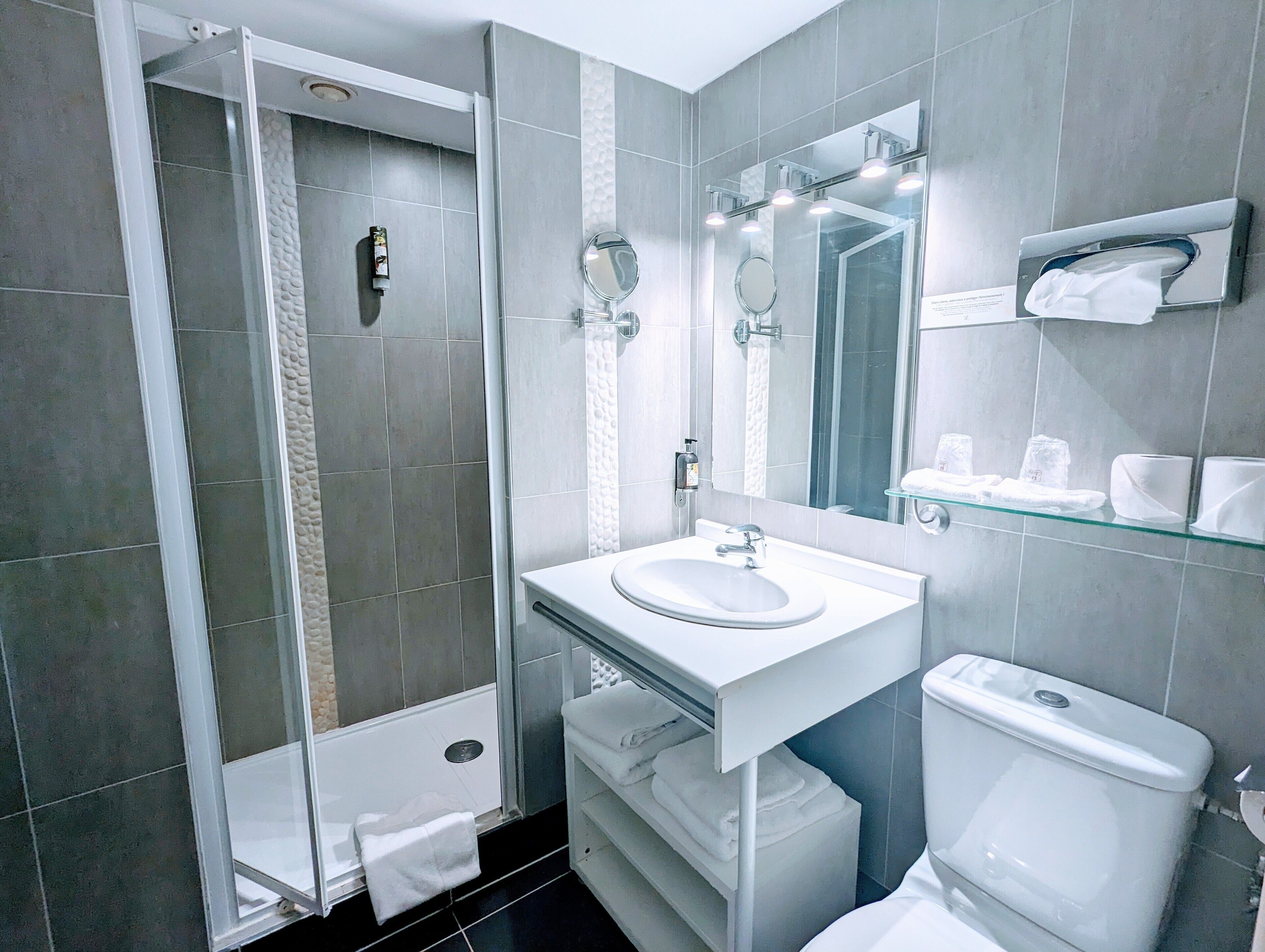 suite, garden view | bathroom | eco-friendly toiletries, hair dryer, towels, shampoo