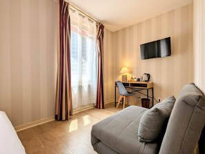 Executive-herbergi | Stofa | 60-cm flatskjársjónvarp með gervihnattarásum, sjónvarp.