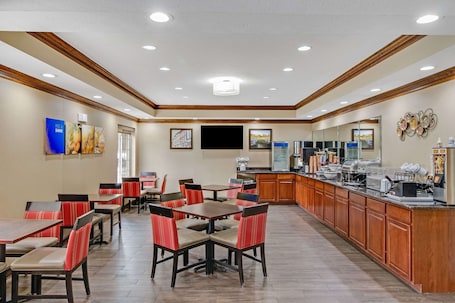 Free daily buffet breakfast