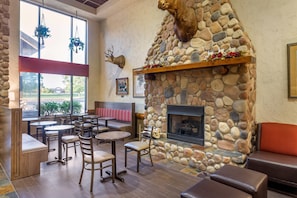 Lobby - Comfort Inn & Suites Branson Meadows (Branson)