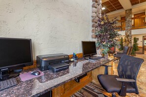 Business centre - Comfort Inn & Suites Branson Meadows (Branson)