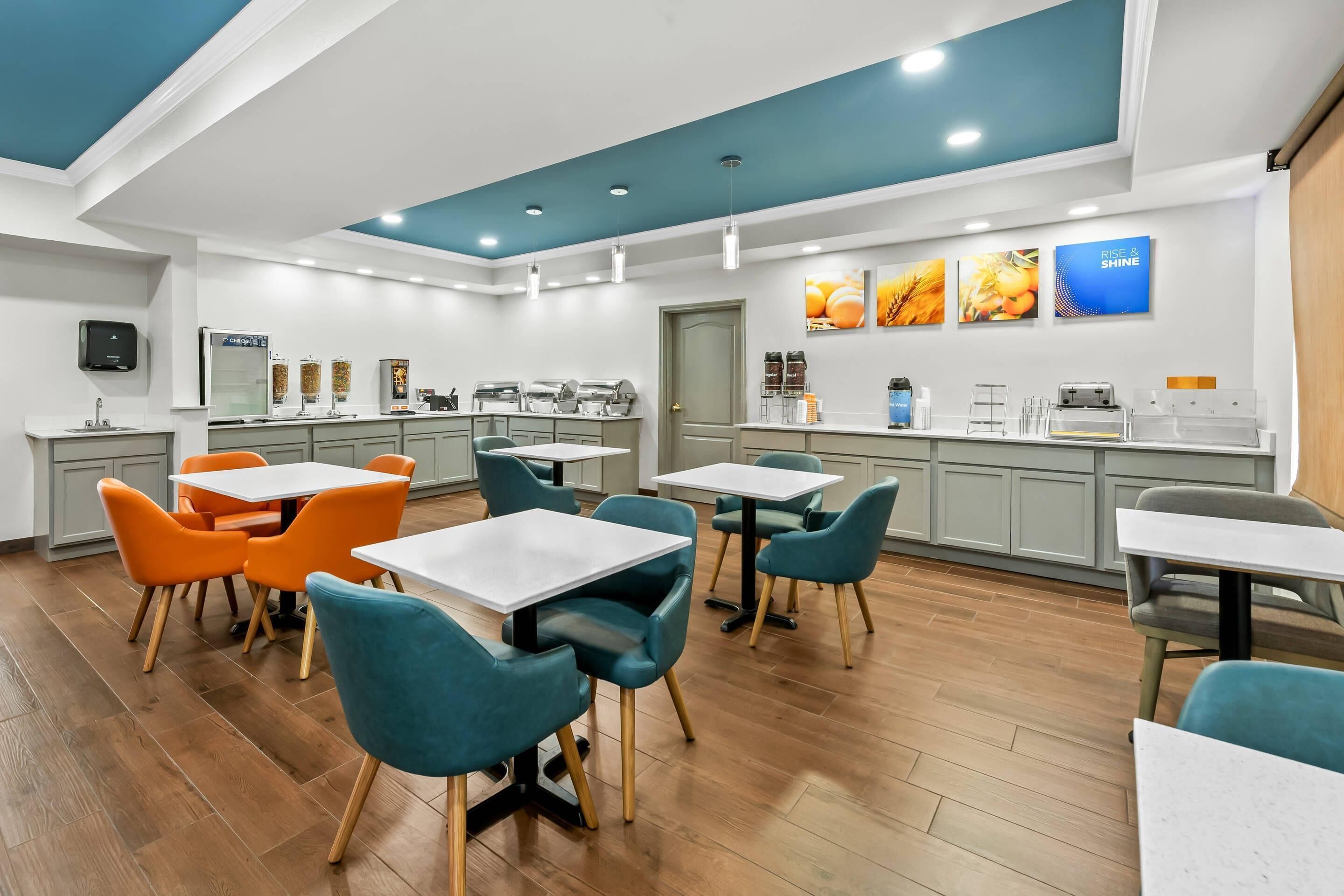 Free daily buffet breakfast 