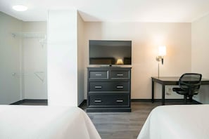 Premium bedding, desk, iron/ironing board, free WiFi - Extended Stay America Suites Providence  West Warwick (East Greenwich)