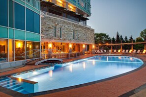 Indoor pool, outdoor pool, open 6:30 AM to 10:00 PM, pool loungers