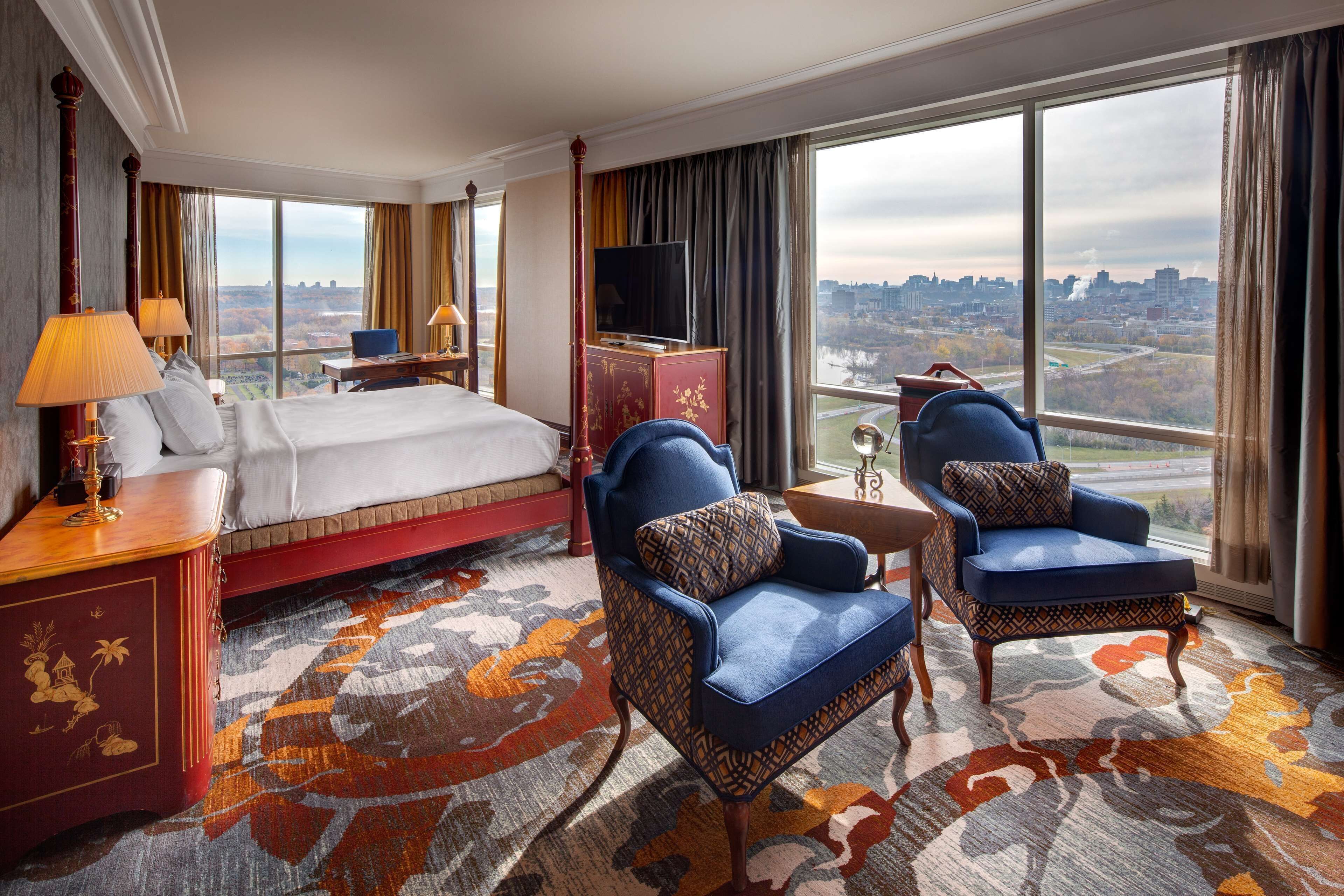 Premium bedding, minibar, in-room safe, desk