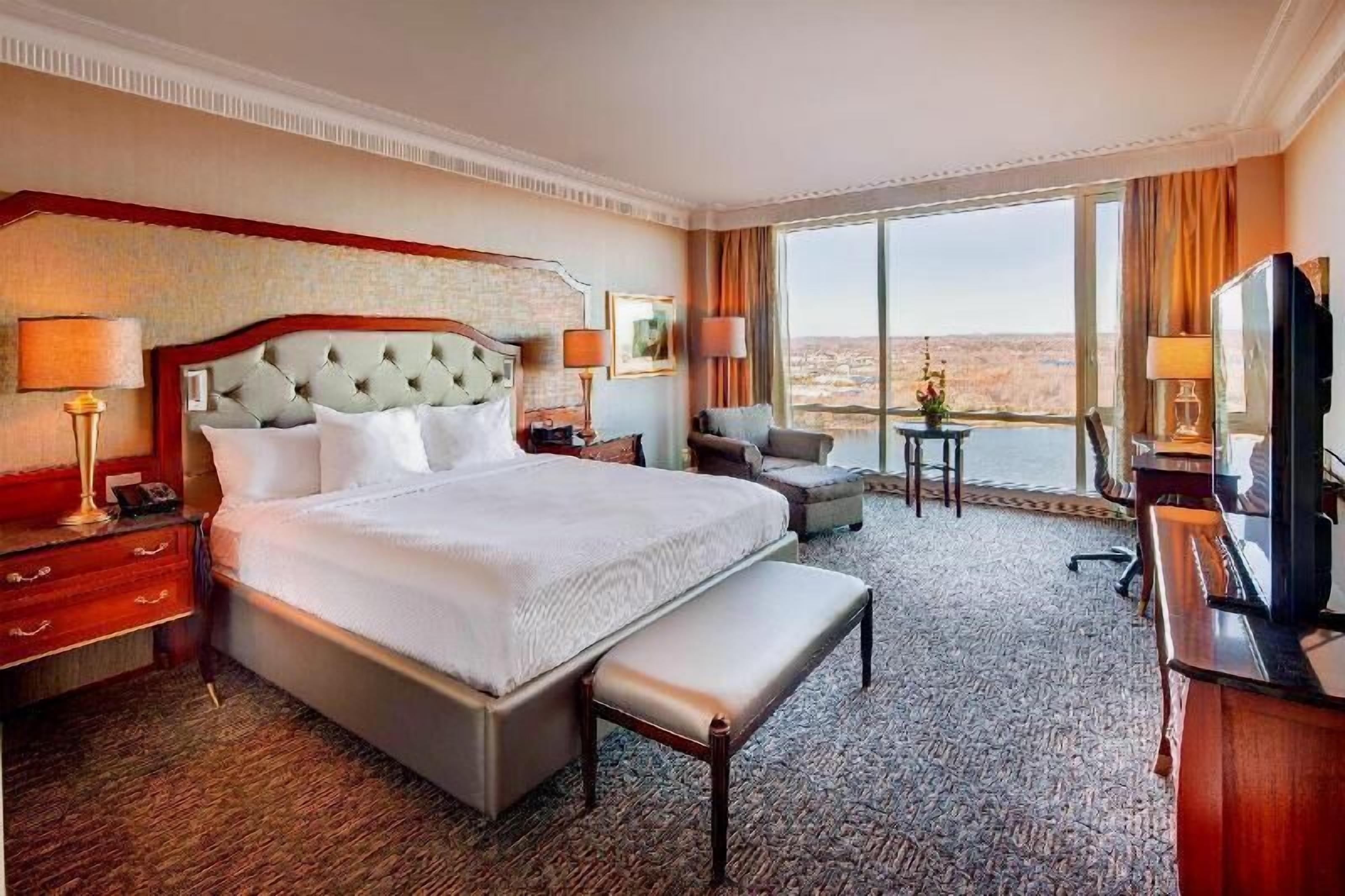 Premium bedding, minibar, in-room safe, desk