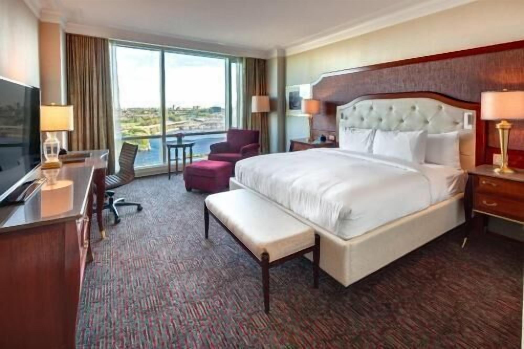 Premium bedding, minibar, in-room safe, desk